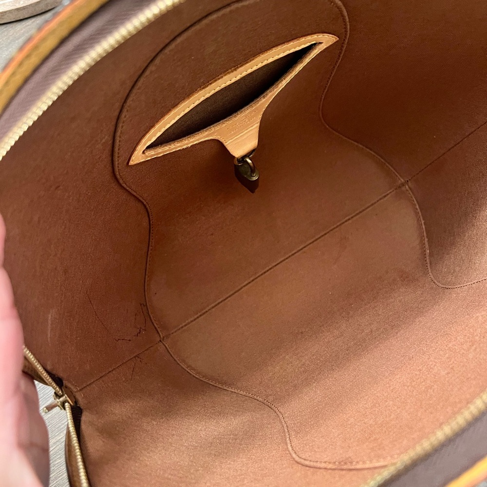 Authentic Louis Vuitton Monogram Ellipse MM π₯° Awesome condition. - Picture 8 of 13
